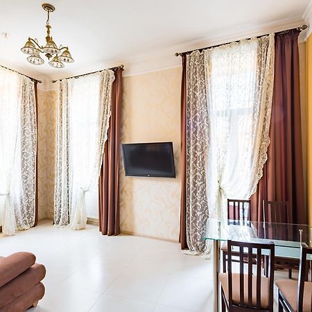 Leogrand Apartments On Doroshenka Street 1 Lviv Exterior photo