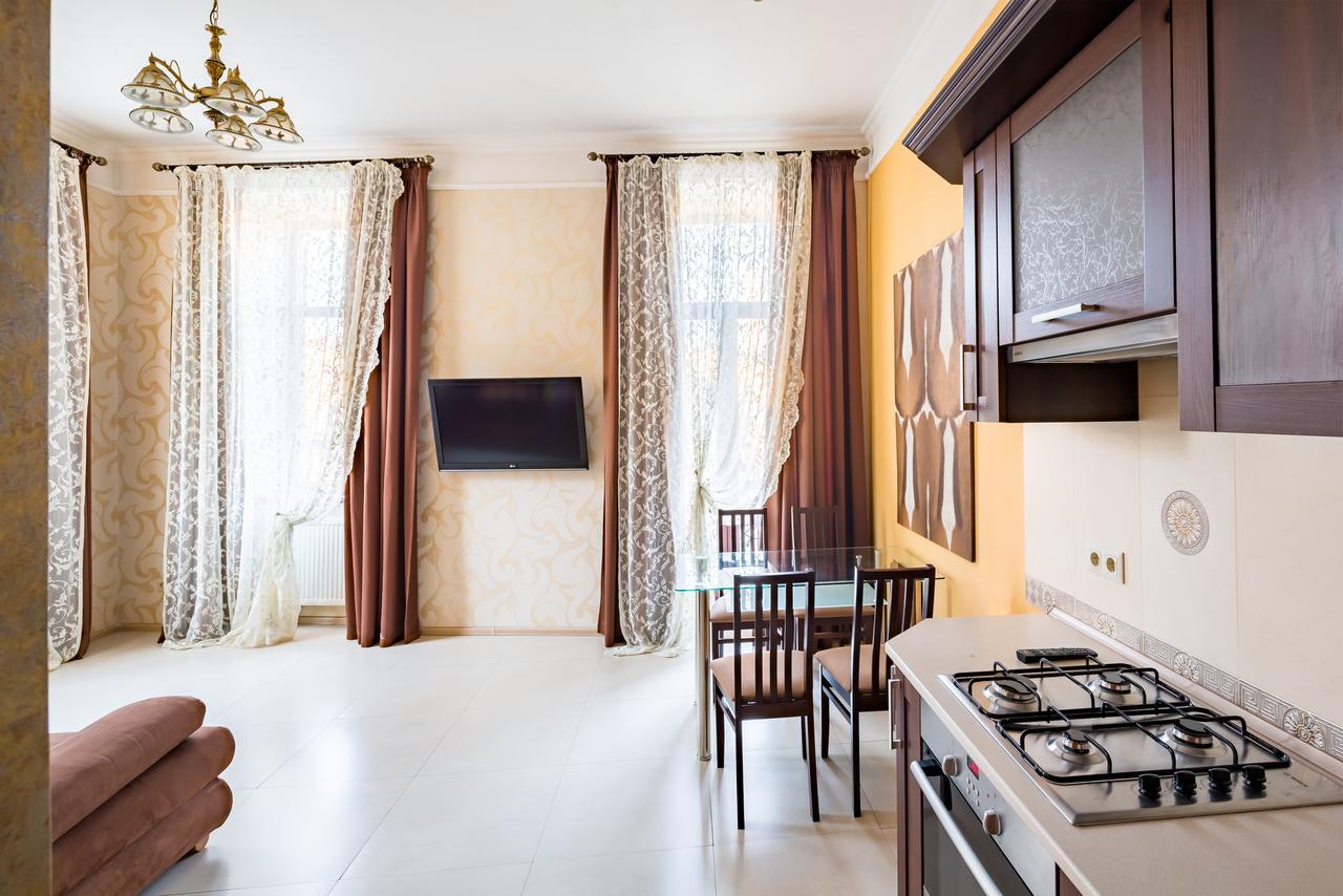 Leogrand Apartments On Doroshenka Street 1 Lviv Exterior photo